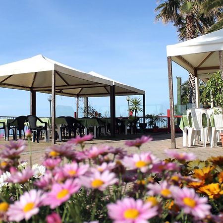 Albergo Ristorante Lucciola Санто-Стефано-аль-Маре Екстер'єр фото
