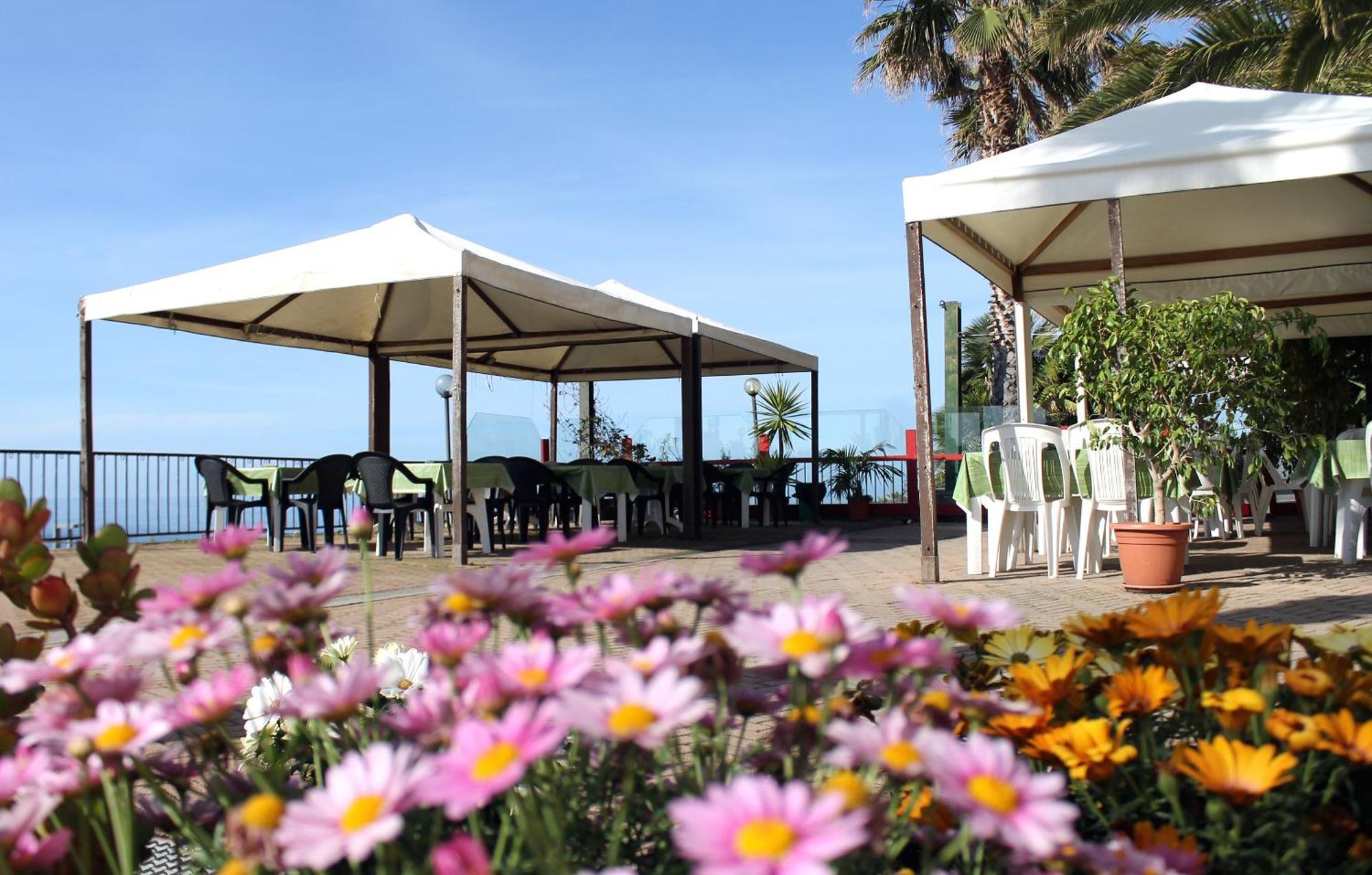Albergo Ristorante Lucciola Санто-Стефано-аль-Маре Екстер'єр фото