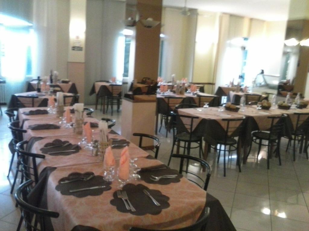 Albergo Ristorante Lucciola Санто-Стефано-аль-Маре Екстер'єр фото